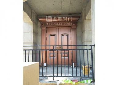 仿銅門